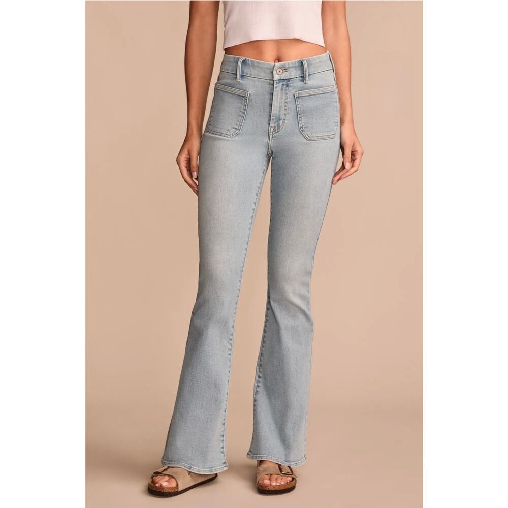 NWT Lucky Brand high rise Stevie patch pocket flare. Size 12/31R. Ret. $119